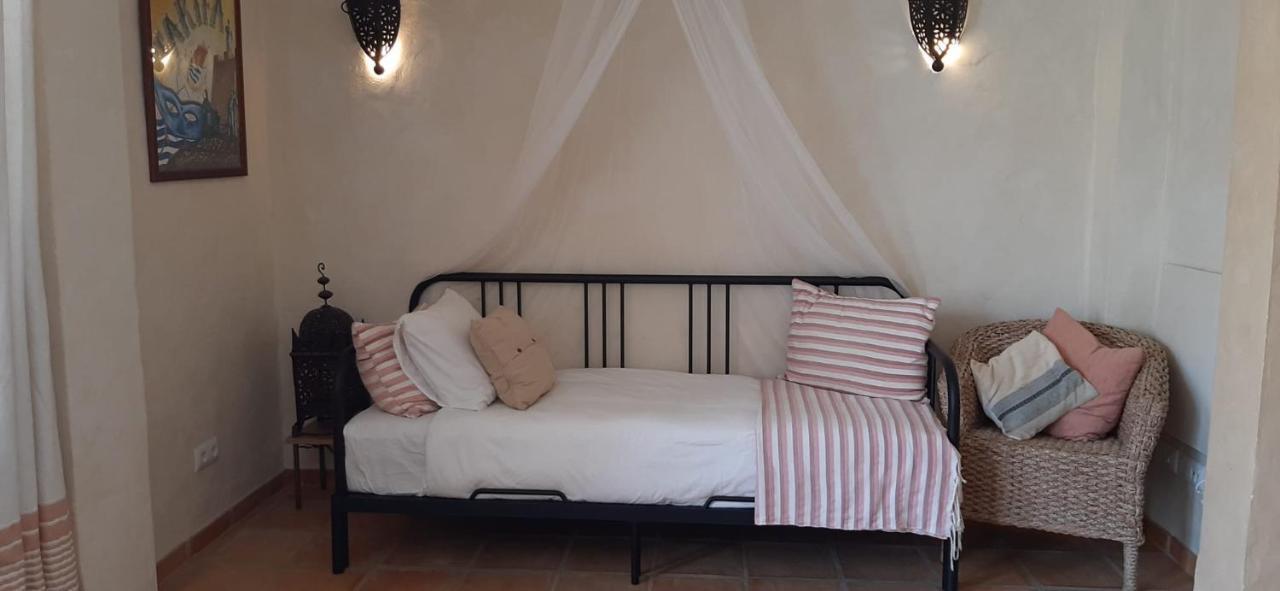 Darcilla Guest House Тарифа Экстерьер фото