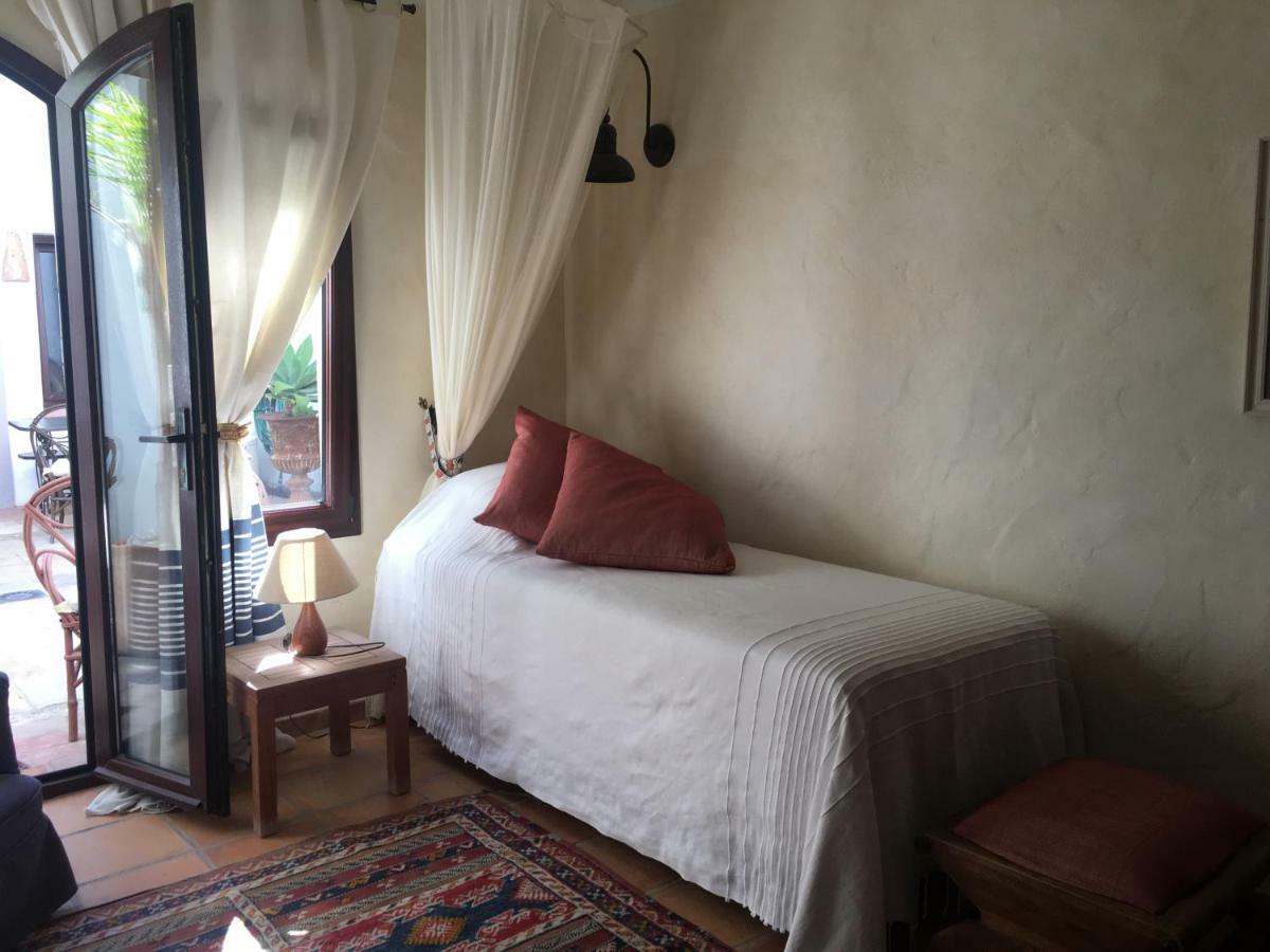 Darcilla Guest House Тарифа Экстерьер фото