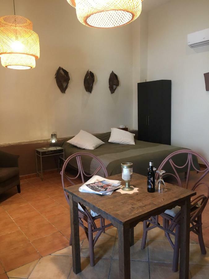 Darcilla Guest House Тарифа Экстерьер фото